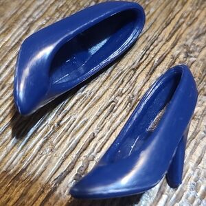 Vintage 1990's Mattel Barbie pair blue closed toe high hells pumps